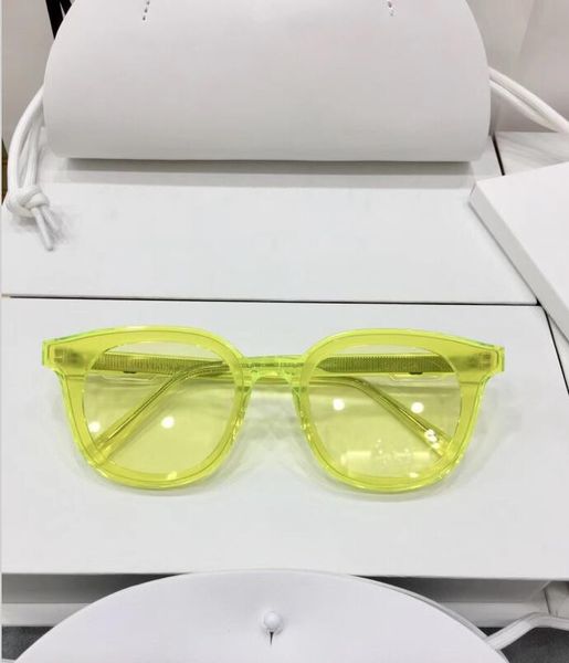 new 004 mens sunglasses men sunglasses women sunglasses fashion style protects eyes gafas de sol lunettes de soleil with box, White;black
new 004 mens sunglasses men sunglasses women sunglasses fashion style protects eyes gafas de sol lunettes de soleil with box, White;black