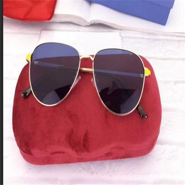 2020 new 7color g men's and women's couple polarized sunglasses classic oval casual sunglasses unique design fine plate temples, White;black
2020 new 7color g men's and women's couple polarized sunglasses classic oval casual sunglasses unique design fine plate temples, White;black