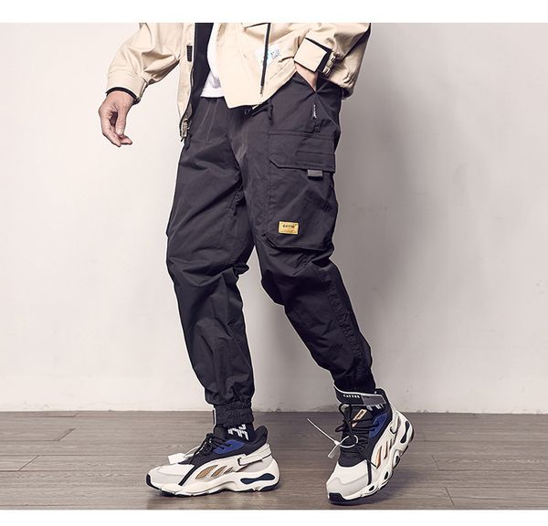 2020 fashion men's jogging pants multi-pocket hip-hop cargo pants black and white men's designer pants
2020 fashion men's jogging pants multi-pocket hip-hop cargo pants black and white men's designer pants