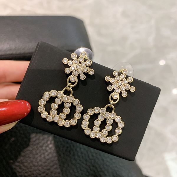 c2359 new round diamond precision set snow classic letter c earrings exquisite elegant women fashion earrings jewelry, Golden;silver
c2359 new round diamond precision set snow classic letter c earrings exquisite elegant women fashion earrings jewelry, Golden;silver