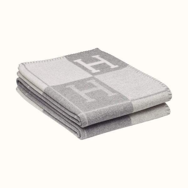 cashmere throw luxury blanket super soft cozy modern elegant all season fleece blanket for sofa/bed/camping couch/chair plaid-gray
cashmere throw luxury blanket super soft cozy modern elegant all season fleece blanket for sofa/bed/camping couch/chair plaid-gray