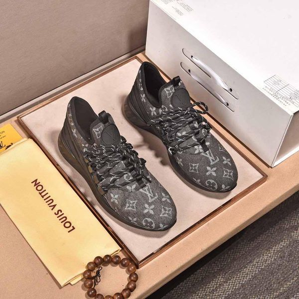 2020ip limited edition new fashion trend wild menmen casual comfortable shoes hiking shoes sports shoes original box packaging, Black
2020ip limited edition new fashion trend wild menmen casual comfortable shoes hiking shoes sports shoes original box packaging, Black