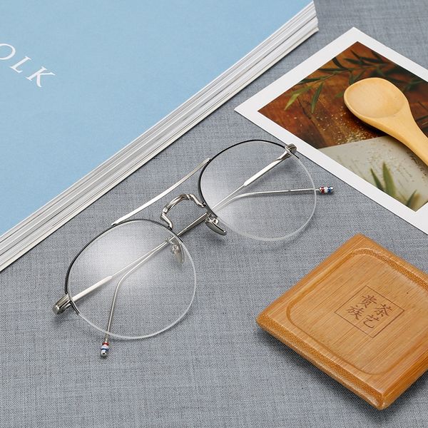 south korea exo glasses wu shixun the same light metal half frame round men's and women's plain glasses frame tide, Silver
south korea exo glasses wu shixun the same light metal half frame round men's and women's plain glasses frame tide, Silver