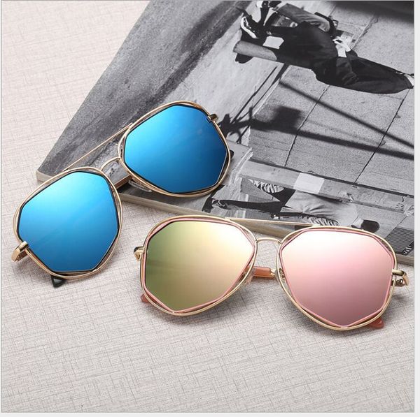 2020 new polygonal hollow frog mirror metal double ring men women sunglasses, White;black
2020 new polygonal hollow frog mirror metal double ring men women sunglasses, White;black