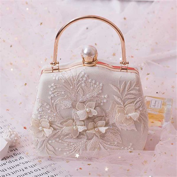 women totes lace shoulder bags floral pearl bags tassel women bride wedding handmade 2020 new vintage evening party
women totes lace shoulder bags floral pearl bags tassel women bride wedding handmade 2020 new vintage evening party