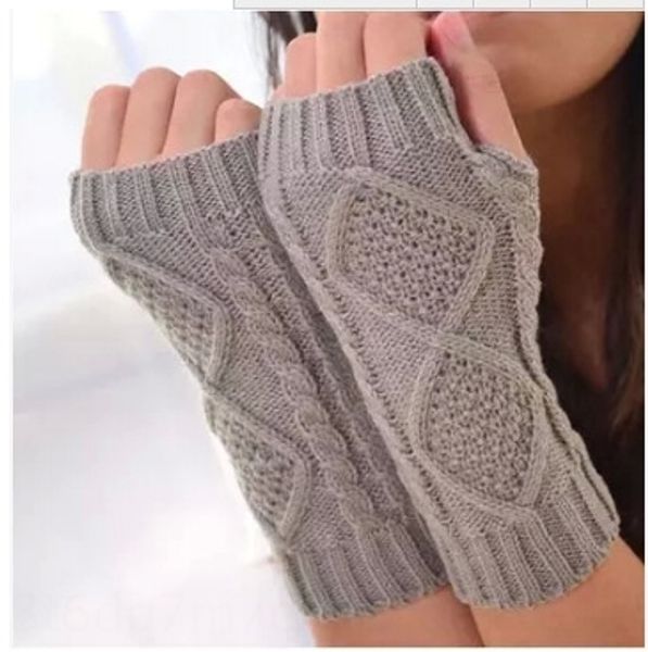 knitted couple men's warm and gloves and women's short half-finger warm cute open-finger diamond plaid gloves
knitted couple men's warm and gloves and women's short half-finger warm cute open-finger diamond plaid gloves