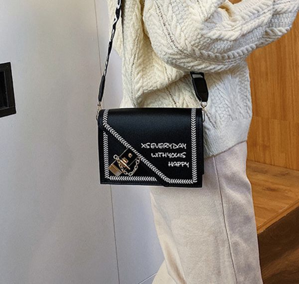 fashion small bag 2020personalized all-match personalized lock small square bag wide shoulder strap letter shoulder artistic
fashion small bag 2020personalized all-match personalized lock small square bag wide shoulder strap letter shoulder artistic