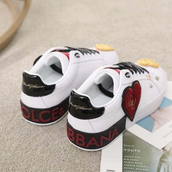2020b new trend hand-painted graffiti leather casual shoes leather men and women sports shoes fashion wild couple shoes, size 35-45, Black
2020b new trend hand-painted graffiti leather casual shoes leather men and women sports shoes fashion wild couple shoes, size 35-45, Black