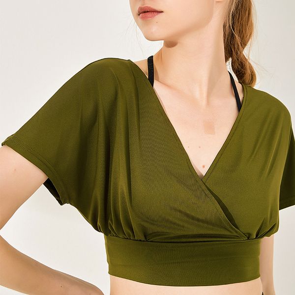 fashion v neck yoga crop loose comfortable shirt fitness sportswear waisted length running short sleeve tee for exercise, White;red
fashion v neck yoga crop loose comfortable shirt fitness sportswear waisted length running short sleeve tee for exercise, White;red