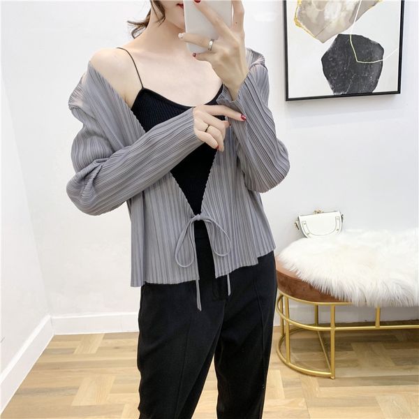 2020 autumn short coat sanzhai pleated cardigan strap short coat long sleeve slim solid color all-match cardigan women's thin, White
2020 autumn short coat sanzhai pleated cardigan strap short coat long sleeve slim solid color all-match cardigan women's thin, White