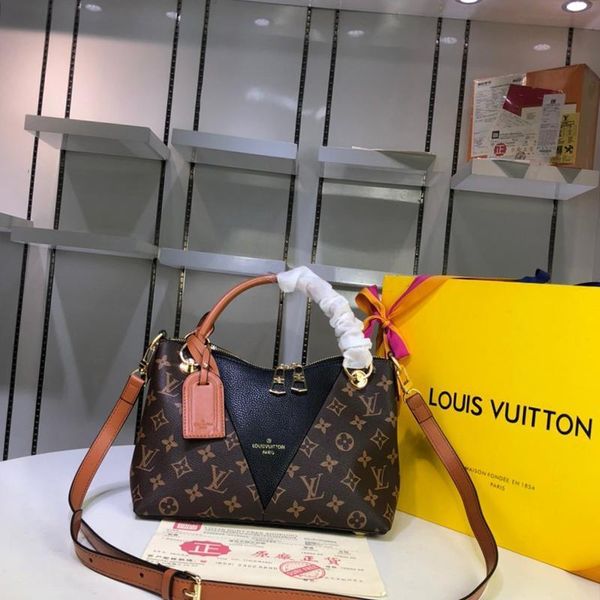 new arrival womens leather vintage fashion crossbody bag luxury style lady shoulder bag zipper handle tote hand bag fast delivery 
new arrival womens leather vintage fashion crossbody bag luxury style lady shoulder bag zipper handle tote hand bag fast delivery