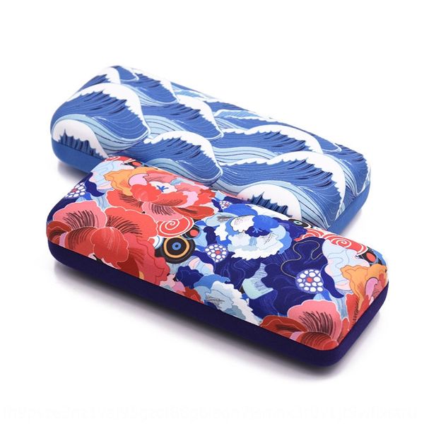 new case case myopia ins student children's myopia glasses iron box glasses box, Blue
new case case myopia ins student children's myopia glasses iron box glasses box, Blue