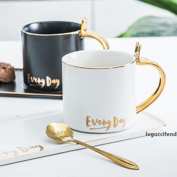 1set coffee mug with spoon and saucer drinkware ceramic coffee cup afternoon tea cup with big tray t200506
1set coffee mug with spoon and saucer drinkware ceramic coffee cup afternoon tea cup with big tray t200506