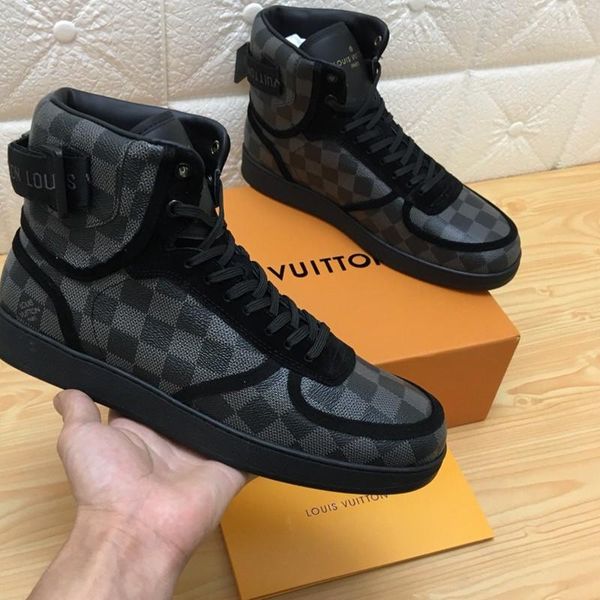 055 high-quality men's designer casual sports shoes trendy brand outdoor casual shoes, fast delivery in the original box, Black
055 high-quality men's designer casual sports shoes trendy brand outdoor casual shoes, fast delivery in the original box, Black