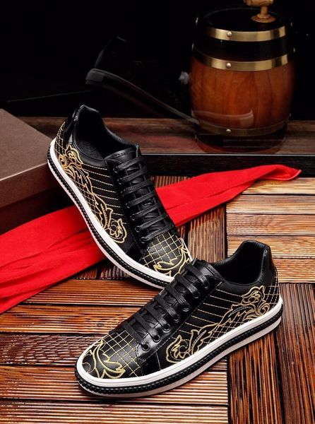 2020-2019r italian men's designer shoes casual shoes and suede sneakers green red striped casual designer sports shoelace box, size 38
2020-2019r italian men's designer shoes casual shoes and suede sneakers green red striped casual designer sports shoelace box, size 38