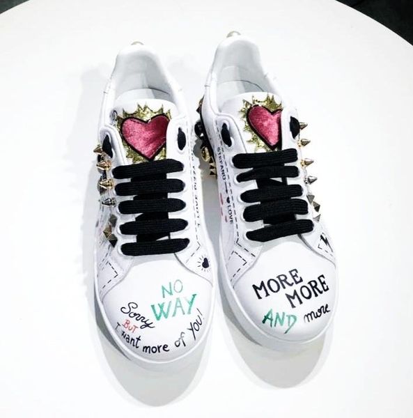 2020l new trend hand-painted graffiti leather casual shoes leather men and women sports shoes fashion wild couple shoes, size 35-45, Black
2020l new trend hand-painted graffiti leather casual shoes leather men and women sports shoes fashion wild couple shoes, size 35-45, Black