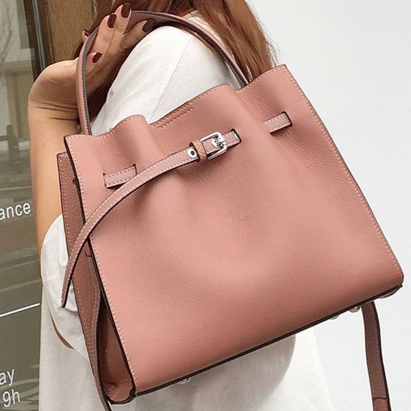 drop shipping fashion brand women handbag genuine leather tote bag with a leather adjustable bag belts lady crossbody shoulder bags
drop shipping fashion brand women handbag genuine leather tote bag with a leather adjustable bag belts lady crossbody shoulder bags