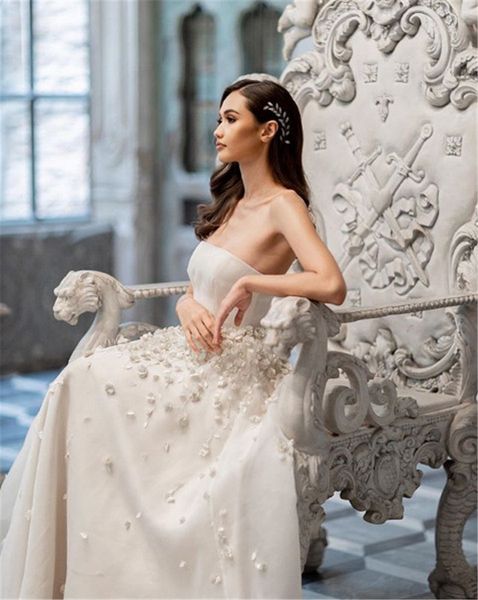 3d flower appliqued wedding dress strapless satin a-line bridal gowns backless beach wedding dress custom vestido de novia, White
3d flower appliqued wedding dress strapless satin a-line bridal gowns backless beach wedding dress custom vestido de novia, White