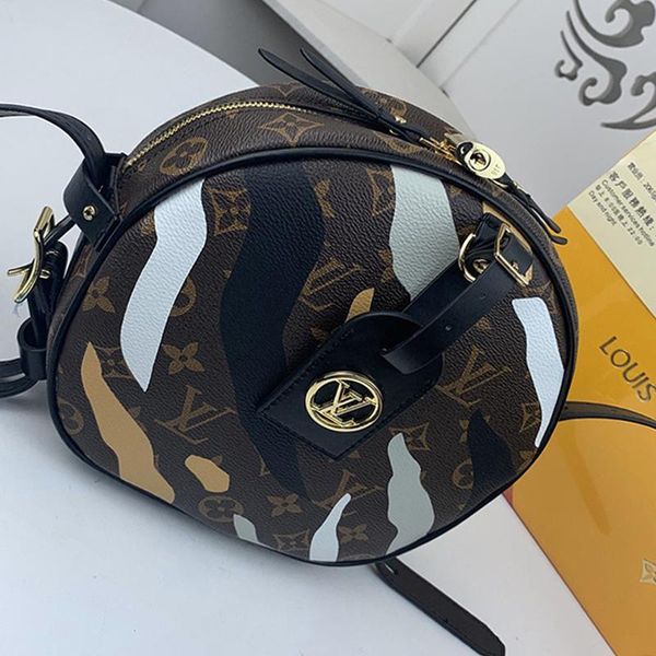 simple style womens bag with origin box drop ship crossbody bag retro trend luxury shoulder bags designer leather ladies bags
simple style womens bag with origin box drop ship crossbody bag retro trend luxury shoulder bags designer leather ladies bags