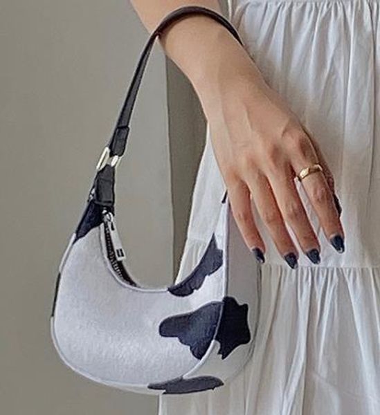 designer mini cow pattern crescent bag 2020 new fashion one-shoulder underarm bag portable messenger bag
designer mini cow pattern crescent bag 2020 new fashion one-shoulder underarm bag portable messenger bag