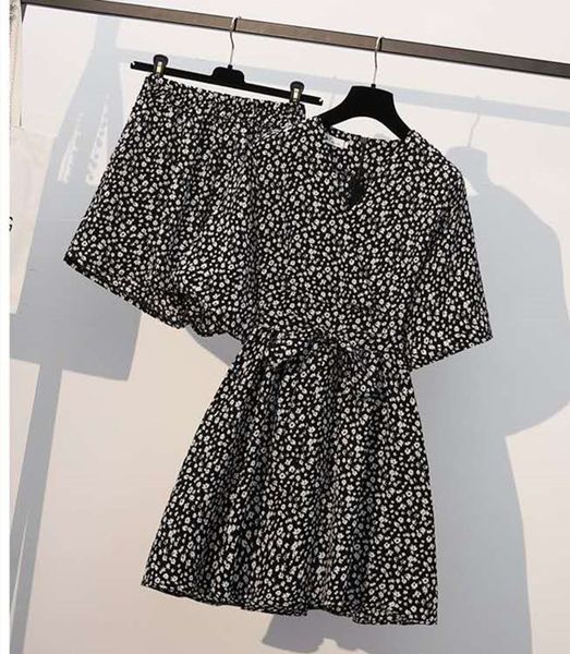 2020 women's new summer large floral short sleeve skirt shorts set v-neck short sleeve designer fashion suit european and american size, White
2020 women's new summer large floral short sleeve skirt shorts set v-neck short sleeve designer fashion suit european and american size, White