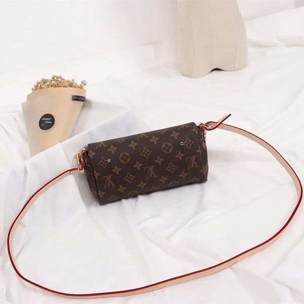 new fast delivery womens bags chain design luxury leather mini ladies bag crossbody small flap shoulder bags fashion classic messenger bag
new fast delivery womens bags chain design luxury leather mini ladies bag crossbody small flap shoulder bags fashion classic messenger bag