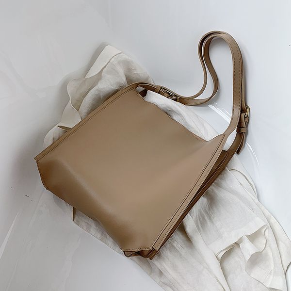 french design fashion bucket bag handbag & elegant 2in1 large capacity tote bag shoulder shopping width 31cm height 31cm
french design fashion bucket bag handbag & elegant 2in1 large capacity tote bag shoulder shopping width 31cm height 31cm