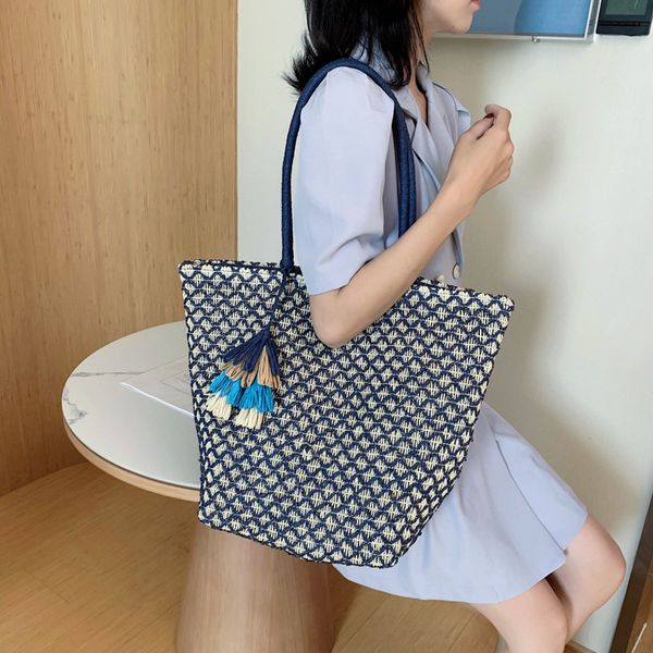 new french design fashion large-capacity saudi bag & elegant shoulder bag woven bucket width 41.5cm height 40cm
new french design fashion large-capacity saudi bag & elegant shoulder bag woven bucket width 41.5cm height 40cm