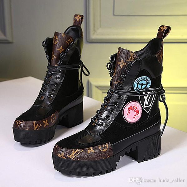 2020 fashion women boots laureate platform desert boot womens shoes autumn and winter footwears lightweight luxury lace -up women shoes drop
2020 fashion women boots laureate platform desert boot womens shoes autumn and winter footwears lightweight luxury lace -up women shoes drop