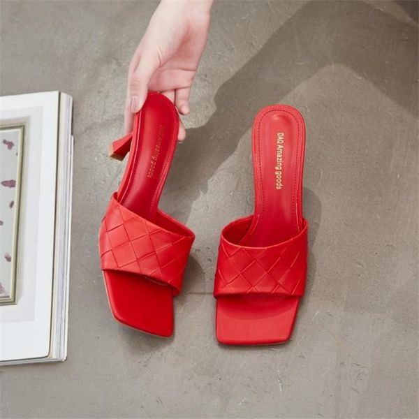 2020 summer new design solid color fashion printing word open toe red white sandals beach slippers ing, Black;red
2020 summer new design solid color fashion printing word open toe red white sandals beach slippers ing, Black;red