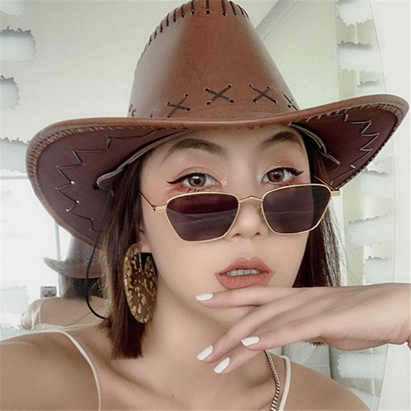 personality european and american net red female retro style small face sunglasses metal simple street ship-hop punk glasses, White;black
personality european and american net red female retro style small face sunglasses metal simple street ship-hop punk glasses, White;black