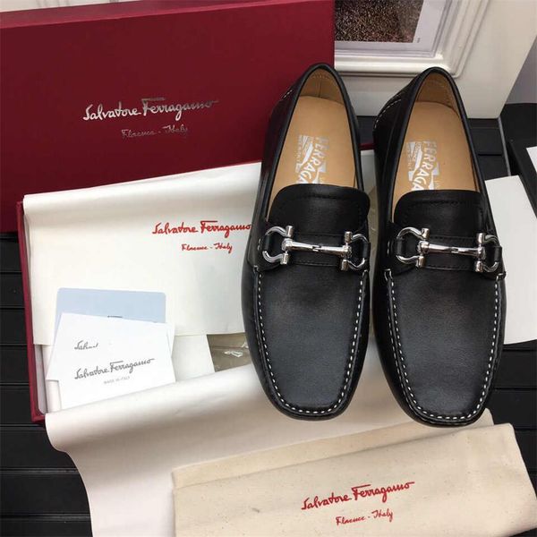 2020 latest fashion trend high-end shoes gancio buckle moccasins copy men's and women's shoes men's loafers comfortable111
2020 latest fashion trend high-end shoes gancio buckle moccasins copy men's and women's shoes men's loafers comfortable111