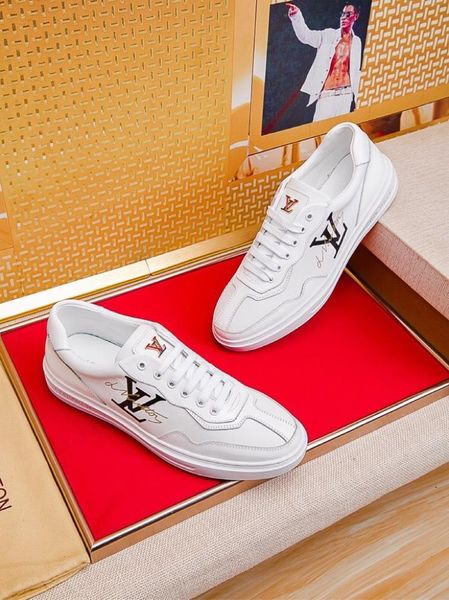 2019a casual men's tide shoes, comfortable sports wild leather low-shoes, original packaging shoe box delivery 38-44, Black
2019a casual men's tide shoes, comfortable sports wild leather low-shoes, original packaging shoe box delivery 38-44, Black