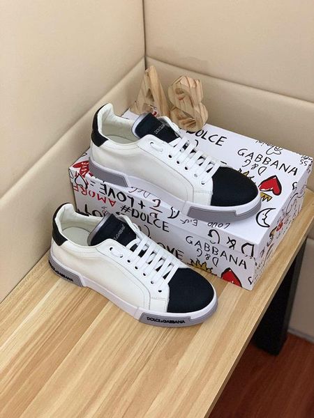 2020g fashion high-end leather alphabet low-outdoor flat sneakers, high-quality casual wild fashion men's shoes, size: 38-45, Black
2020g fashion high-end leather alphabet low-outdoor flat sneakers, high-quality casual wild fashion men's shoes, size: 38-45, Black