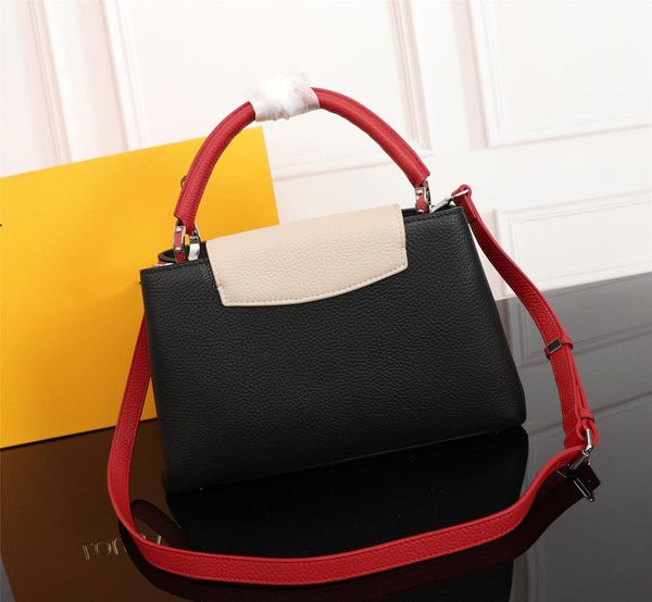 678 small handbag. the elegant package fits with pragmatism. two-color match, shoulder back or oblique size31*11*20
678 small handbag. the elegant package fits with pragmatism. two-color match, shoulder back or oblique size31*11*20