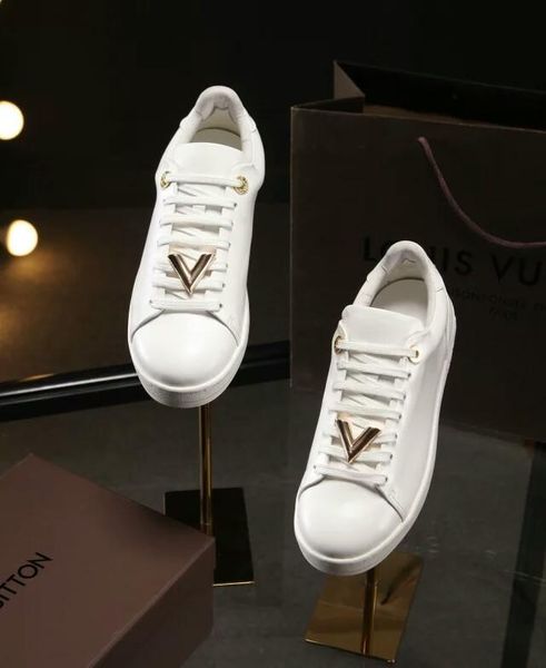 2020-х годов новая тенденция печати кожа повседневная обувь мужчины и женщины на открытом воздухе спортивная обувь мода диких партии любител, Black
2020-х годов новая тенденция печати кожа повседневная обувь мужчины и женщины на открытом воздухе спортивная обувь мода диких партии любител, Black