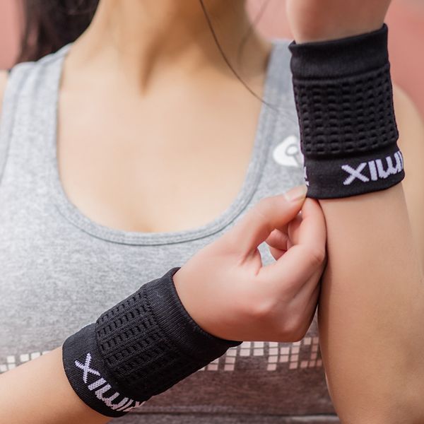 dwvao rimix sports wristband 180-hole wool high-tech wrist towel basket marathon running sweat wiping rimix sports wristband 180-hole badmin, Black;red
dwvao rimix sports wristband 180-hole wool high-tech wrist towel basket marathon running sweat wiping rimix sports wristband 180-hole badmin, Black;red