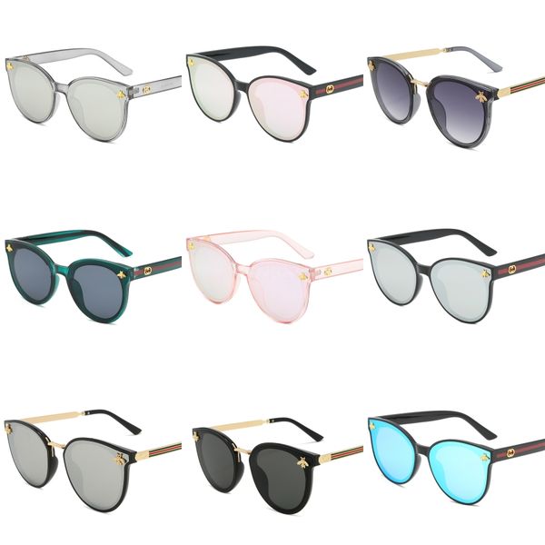 runbird 2020 new women fahion flat cat eye sunglasses women twin beam sun glasses double-deck alloy frame uv400 m195#683, White;black
runbird 2020 new women fahion flat cat eye sunglasses women twin beam sun glasses double-deck alloy frame uv400 m195#683, White;black