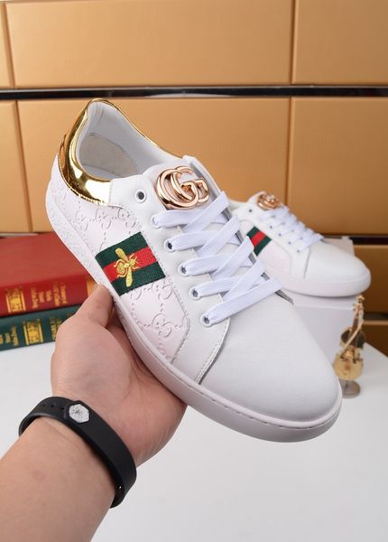 new3 luxury high-quality casual men's shoes fashion all-match sports shoes outdoor comfortable men's shoes original box packaging, Black
new3 luxury high-quality casual men's shoes fashion all-match sports shoes outdoor comfortable men's shoes original box packaging, Black