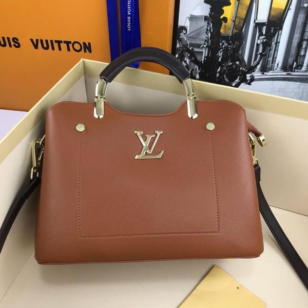 высокое качество женщин кожа сумка с origin box ladies luxury crossbody сумки top handle тотализаторов посланника сумки простой стиль
высокое качество женщин кожа сумка с origin box ladies luxury crossbody сумки top handle тотализаторов посланника сумки простой стиль