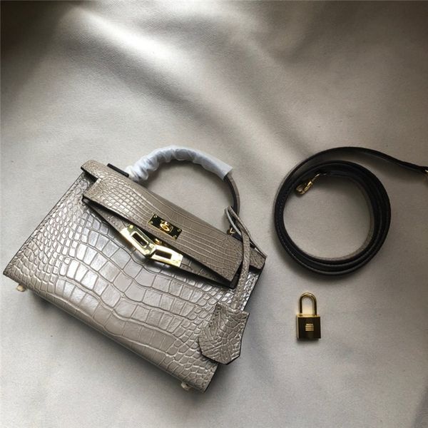 designer luxury handbags purses tote clutch shoulder bags new arrival 5 color choice crossbody bags hems classic bag women
designer luxury handbags purses tote clutch shoulder bags new arrival 5 color choice crossbody bags hems classic bag women