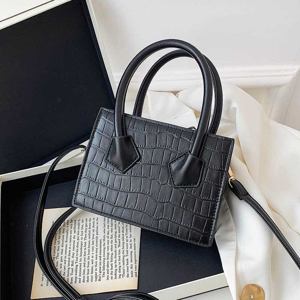 alligator pattern mini pu leather crossbody bags for women 2020 solid color shoulder handbags female travel square bag
alligator pattern mini pu leather crossbody bags for women 2020 solid color shoulder handbags female travel square bag