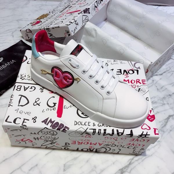 a2020 new trend embroidered graffiti leather casual shoes outdoor men and women sports shoes fashion wild couple shoes, size 35-45, Black
a2020 new trend embroidered graffiti leather casual shoes outdoor men and women sports shoes fashion wild couple shoes, size 35-45, Black