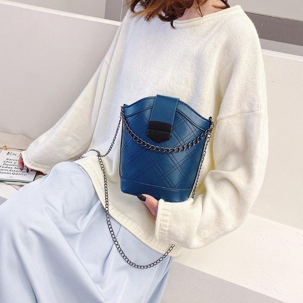 2020 new ladies shoulder bag solid color texture diamond chain handbag korean fashion retro bucket bag
2020 new ladies shoulder bag solid color texture diamond chain handbag korean fashion retro bucket bag