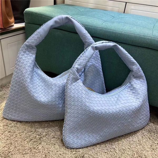 woven leather female bag large bag large capacity horn 2020 new wave single shoulder portable medieval
woven leather female bag large bag large capacity horn 2020 new wave single shoulder portable medieval