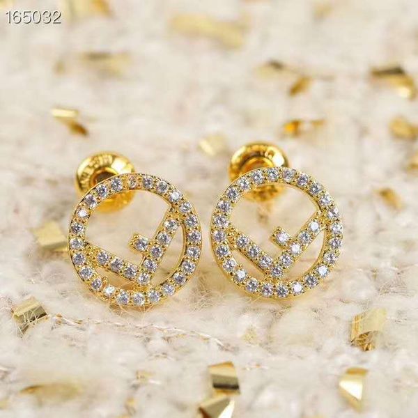 letter earrings are popular in europe and america luxury bespoke style with diamond-encrusted earrings, Golden
letter earrings are popular in europe and america luxury bespoke style with diamond-encrusted earrings, Golden