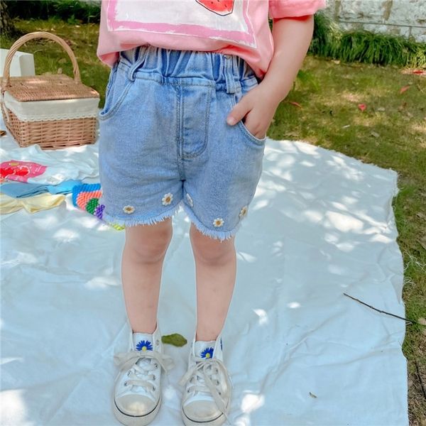 children's 2020 summer new korean shorts crawler pants style woolen dried old girls' denim shorts daisy denim pants, Blue
children's 2020 summer new korean shorts crawler pants style woolen dried old girls' denim shorts daisy denim pants, Blue