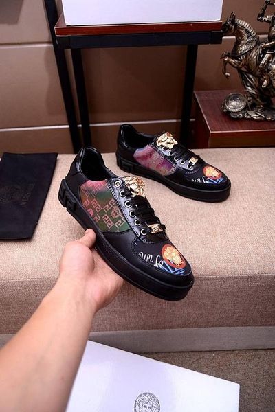 2020w limited custom leather color-block embroidery low-casual men's tide shoes, high-end fashion lace-up sneakers, size: 38-45, Black
2020w limited custom leather color-block embroidery low-casual men's tide shoes, high-end fashion lace-up sneakers, size: 38-45, Black