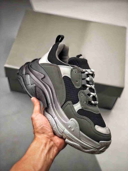2020 european and american fashion triple s comfortable, breathable, non-slip wear-resistant men's and women's shoes 1558766786h, Black
2020 european and american fashion triple s comfortable, breathable, non-slip wear-resistant men's and women's shoes 1558766786h, Black