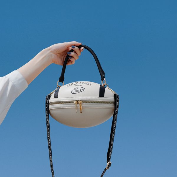 handbags for women chain messenger bag lady rugby shape fashion personality creative mini totes women lovely shoulder bag
handbags for women chain messenger bag lady rugby shape fashion personality creative mini totes women lovely shoulder bag